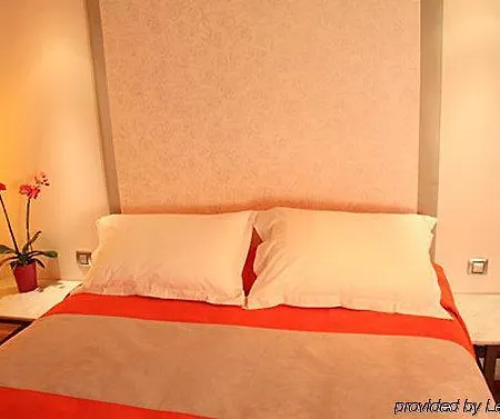 Hotel Orphée Parigi